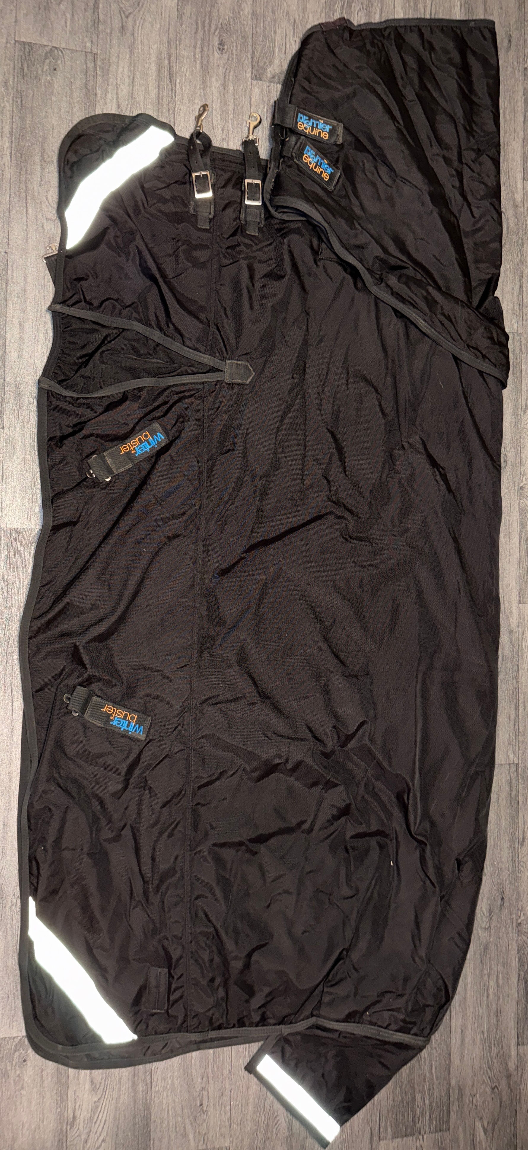 6’3 Premier Equine 450g Detachable Neck Turnout Rug