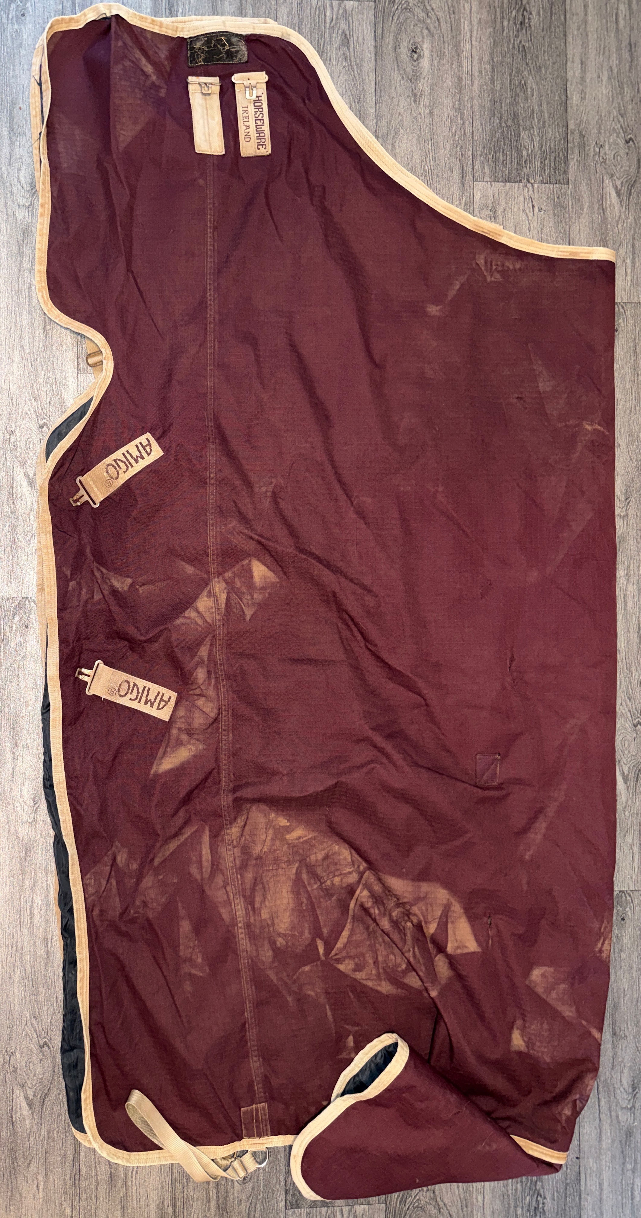 6’3 Amigo 200g Turnout Rug