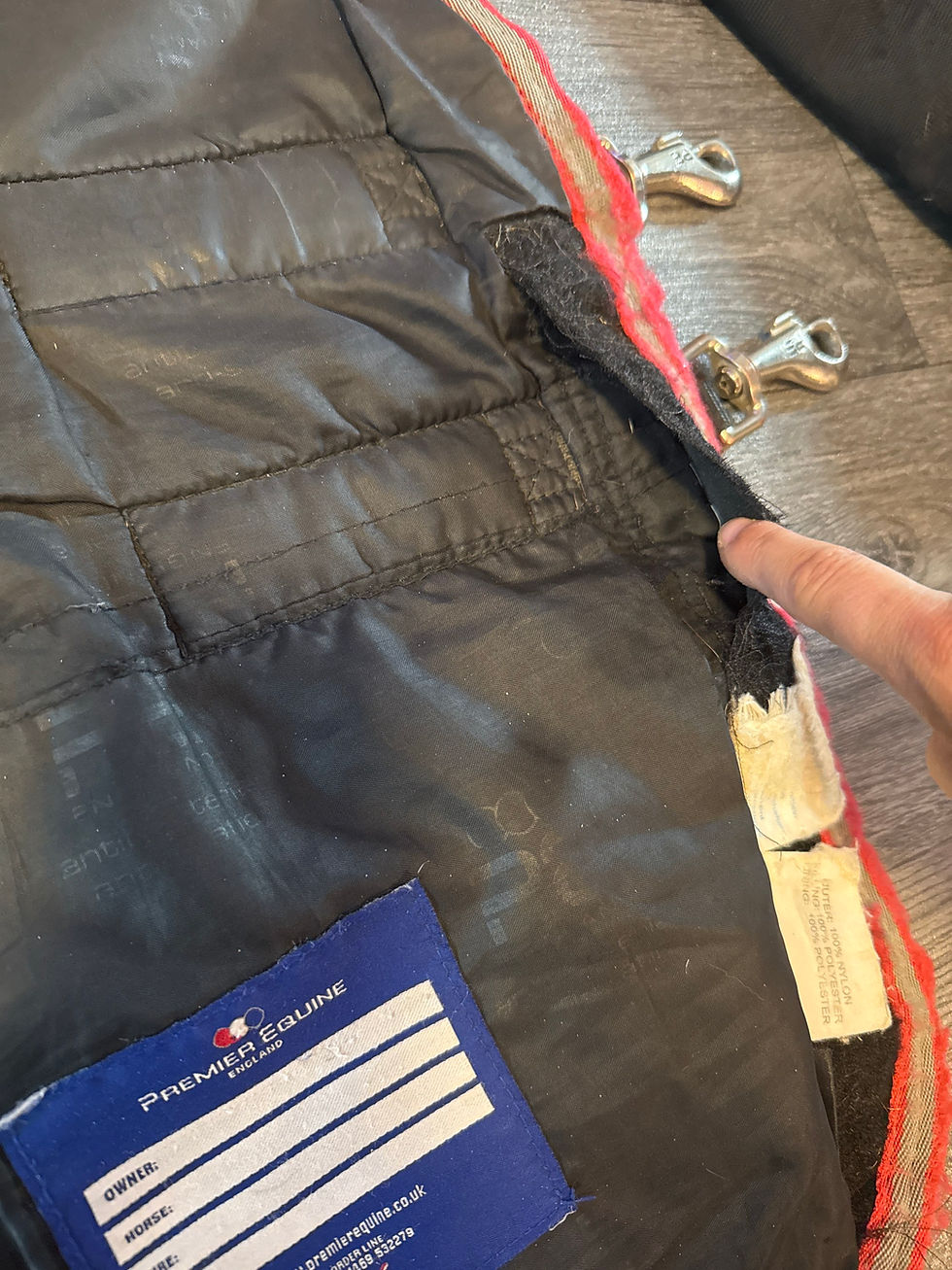 Thumbnail: 5’9 Premier Equine 100g Detachable Neck Stable Rug