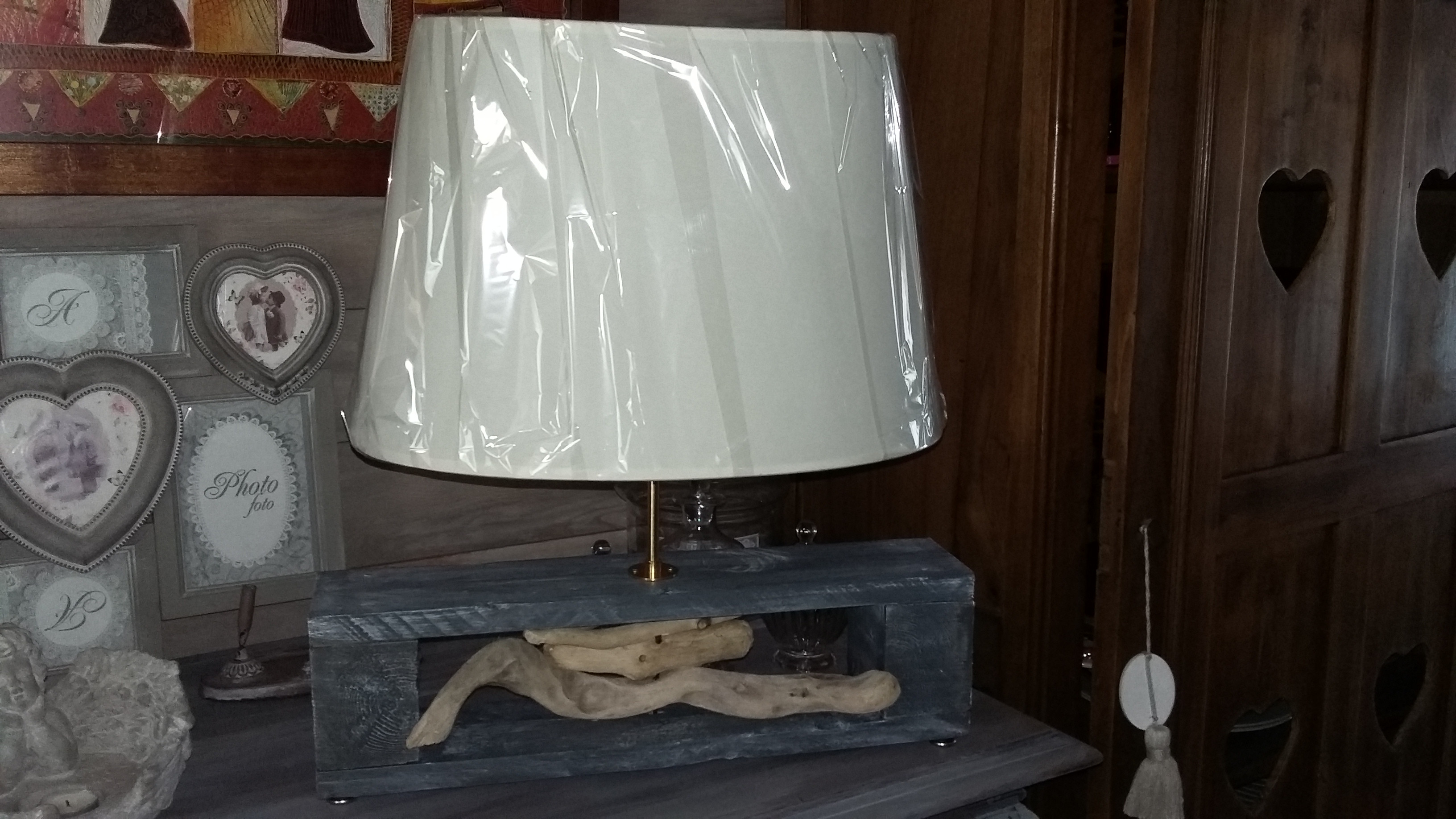 Lampe décor bois flotté