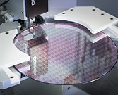 einlesen_300mm_wafer_umhorder_img_h900.jpg
