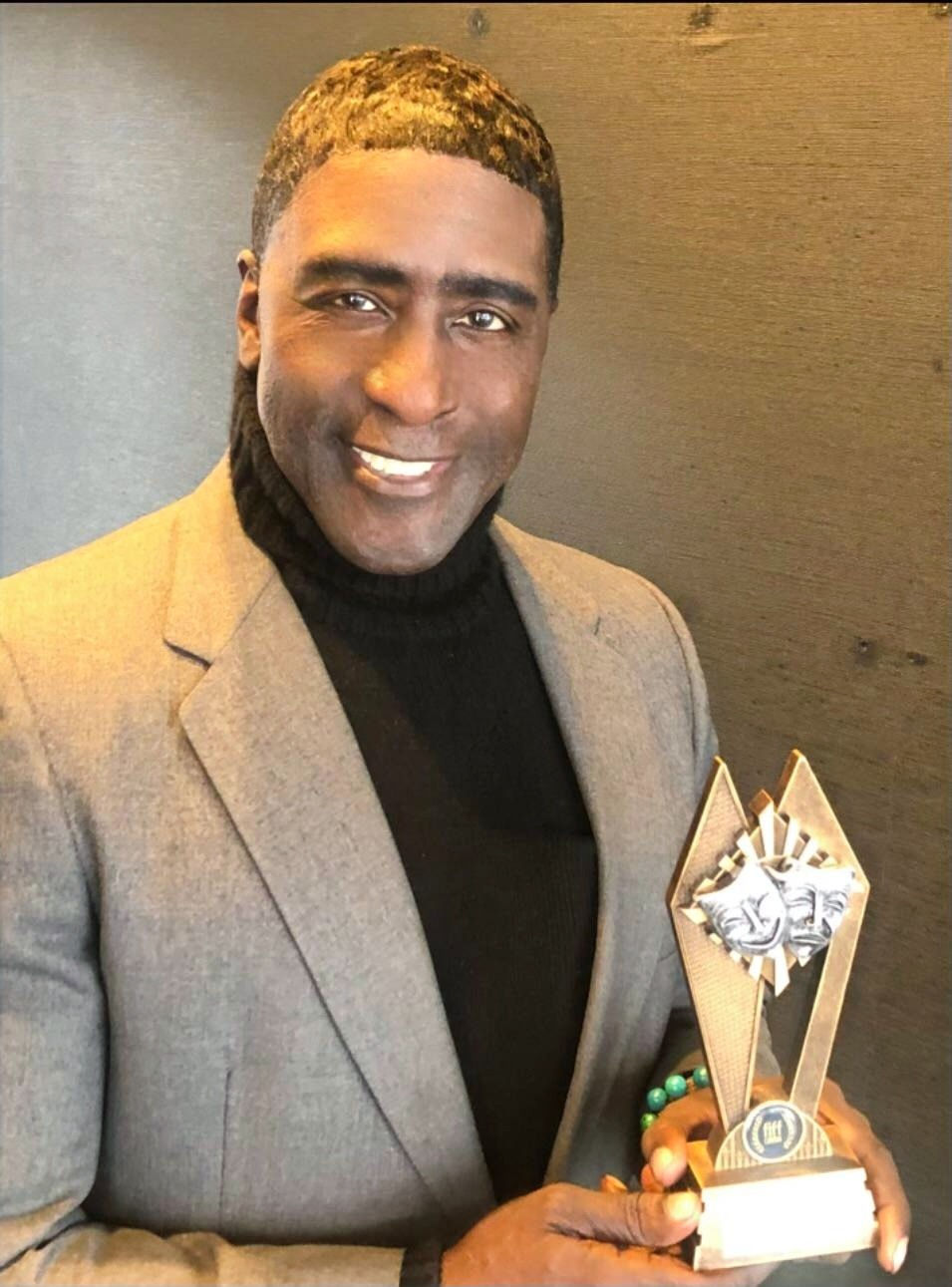 Chicago Native Actor Idrees Degas is lauded for his leading role in a drama about grief and loved lost.