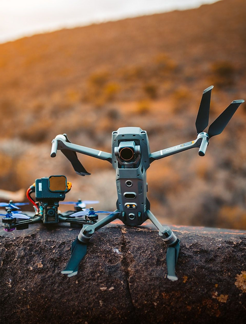 Kazor Video – pilot drona wykonujący ujęcia lotnicze i reklamy z drona