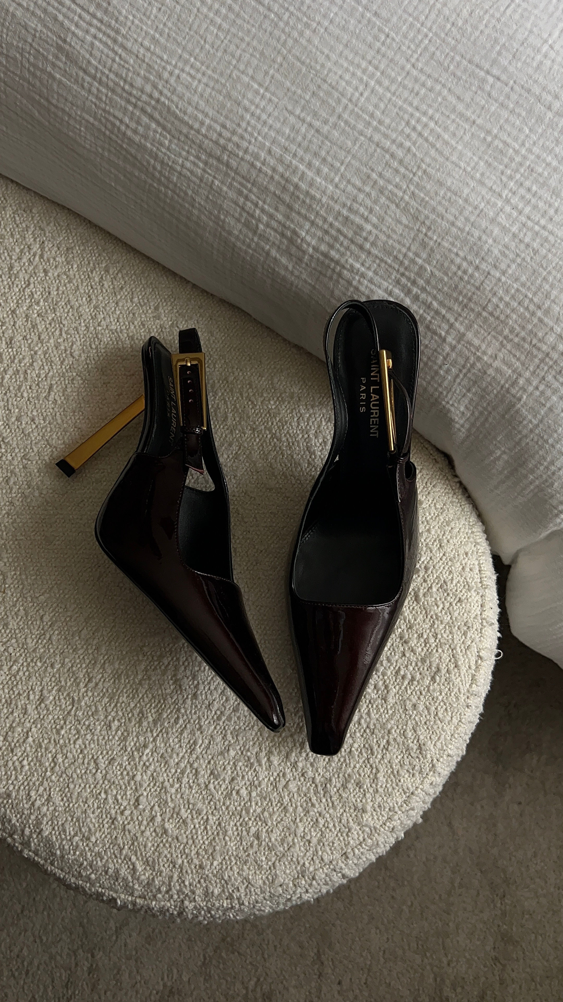 Burgundy Pointed Pumps w Gold Heel