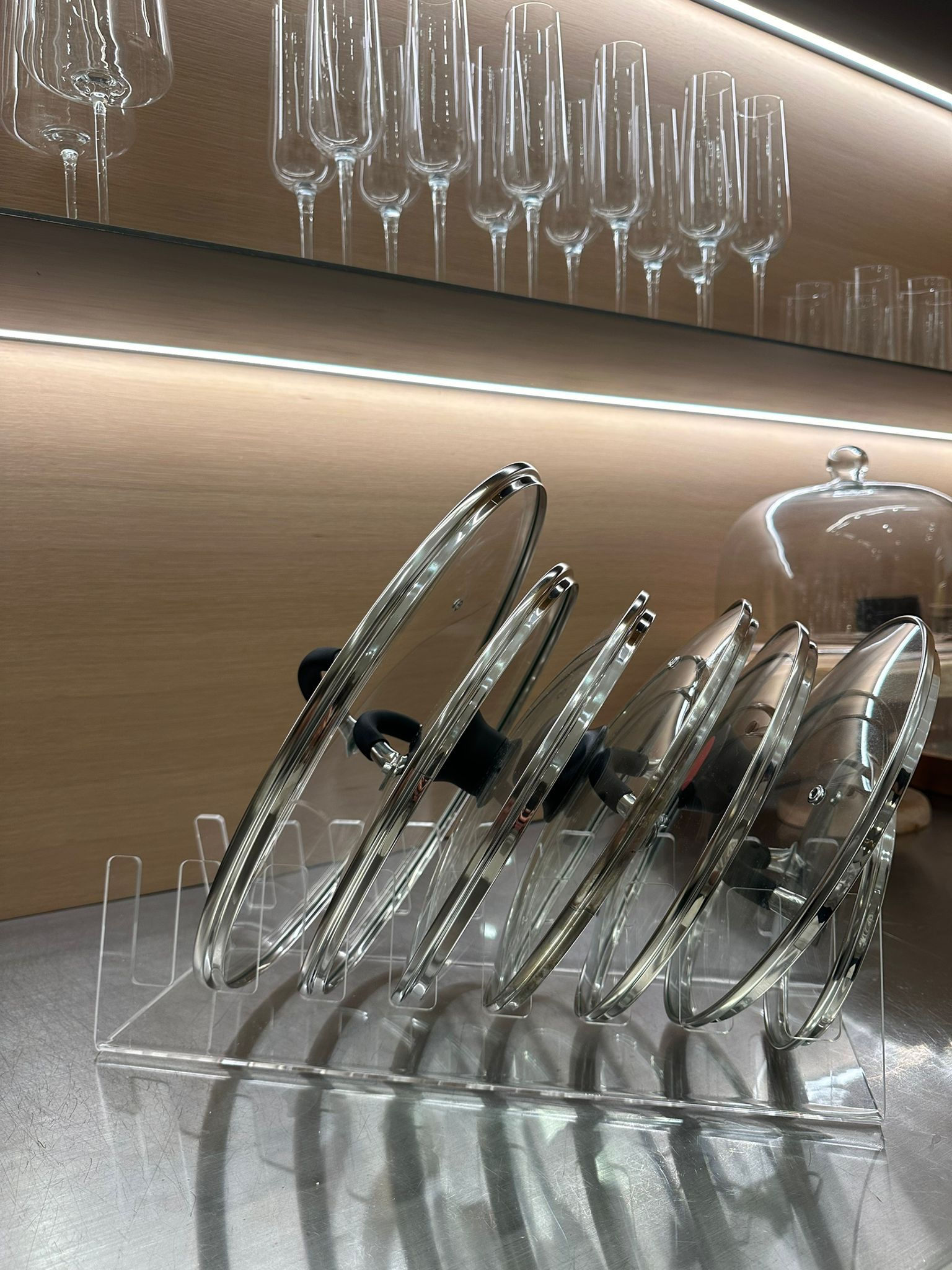 מעמד למכסים מאקריל