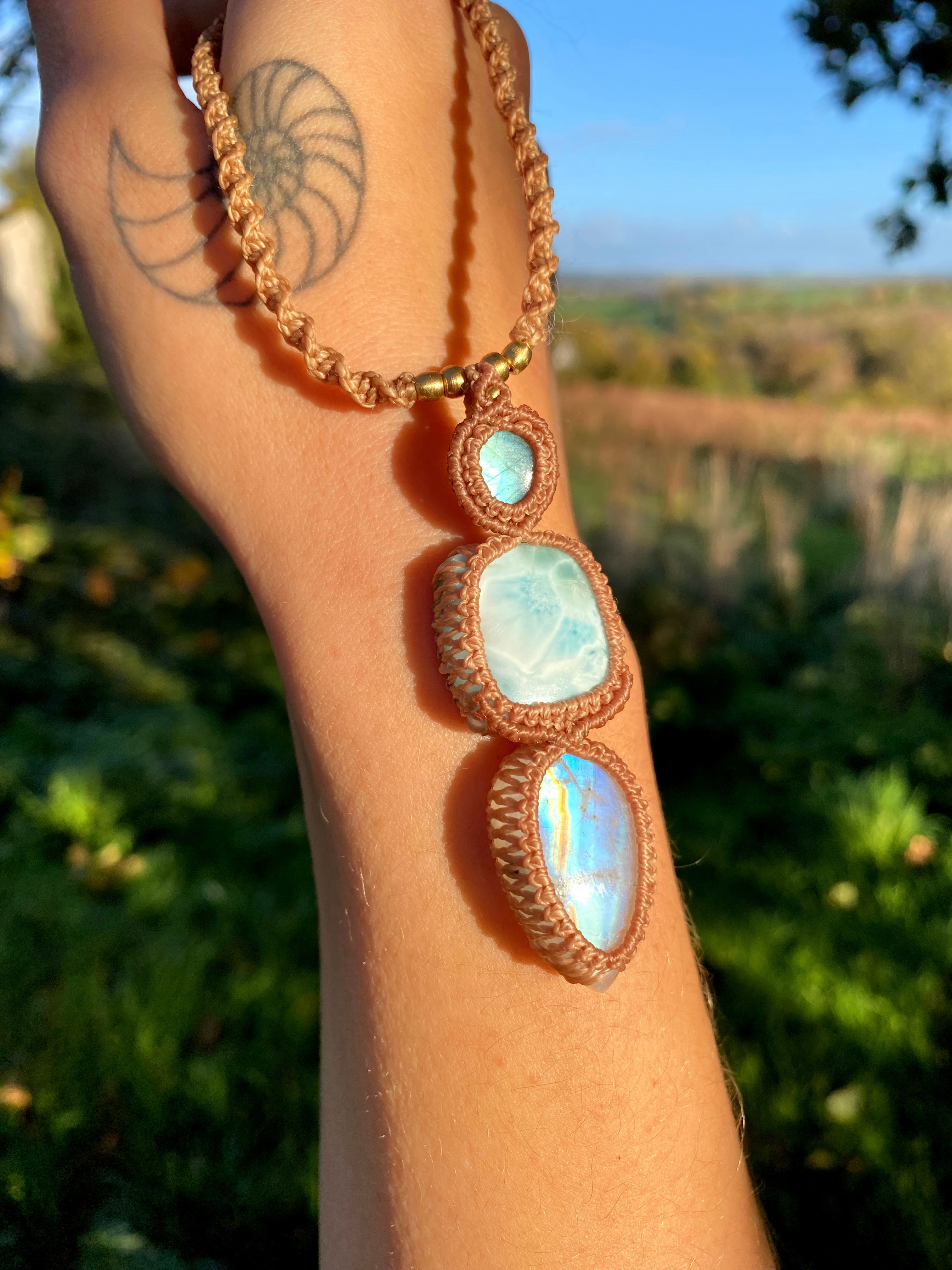 XANA Labradorit, Larimar & Regenbogen Mondstein Halskette || UNIKAT