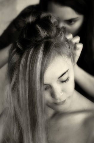 préparatif coiffure de mariée