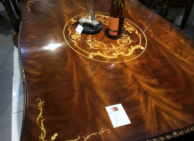 ダイニングテーブル