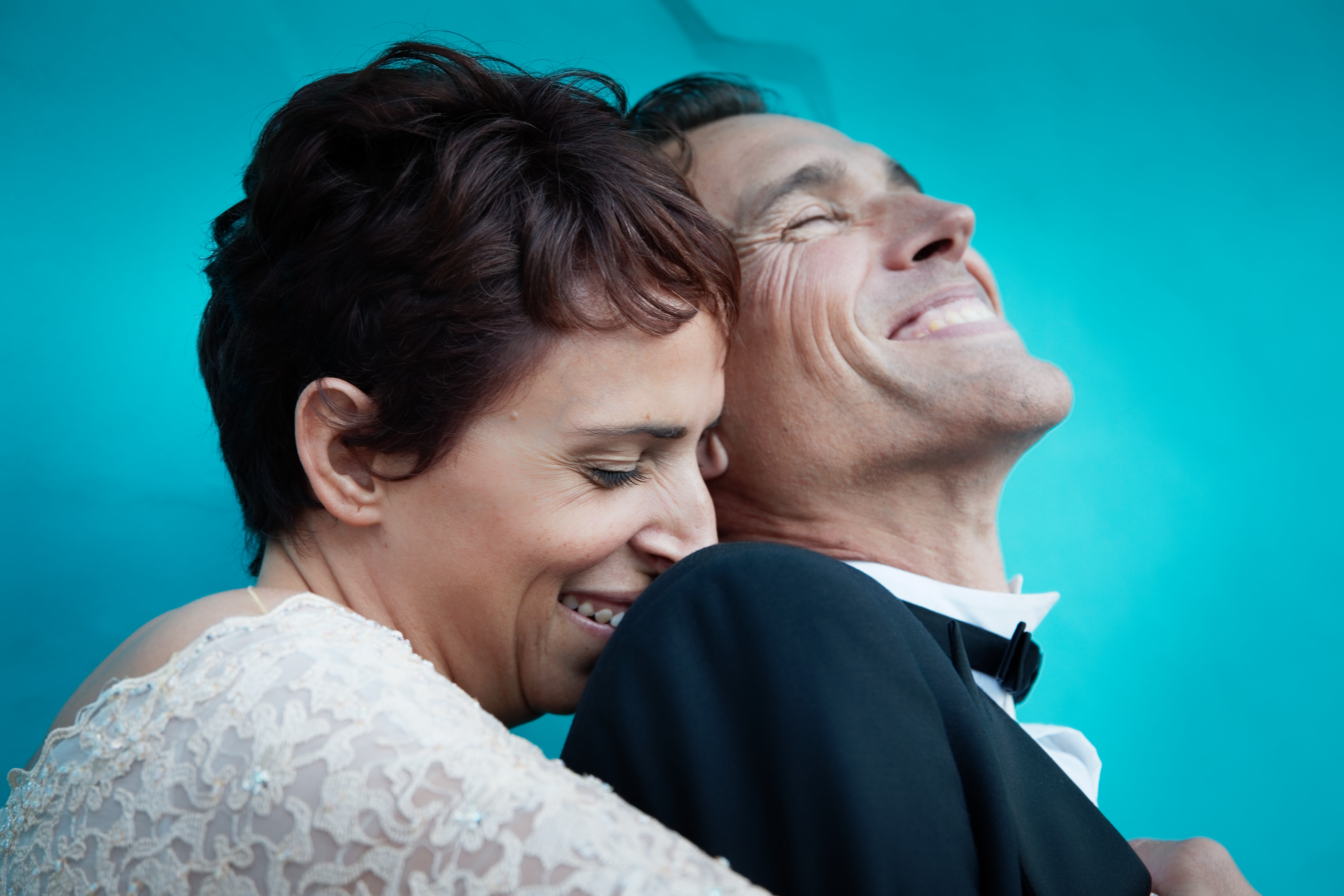 Wedding portrait: Hug 4.