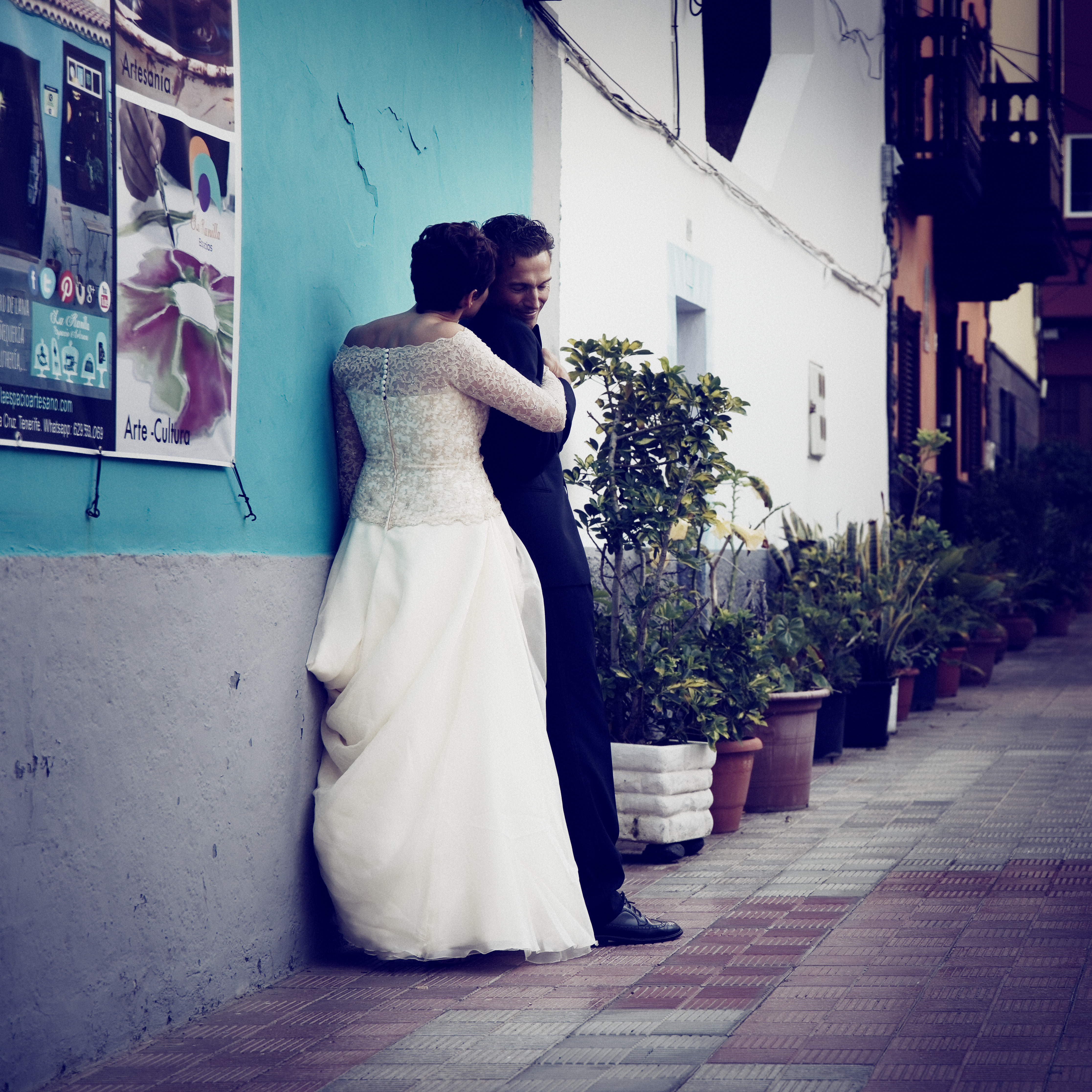 Wedding portrait: Hug 1.