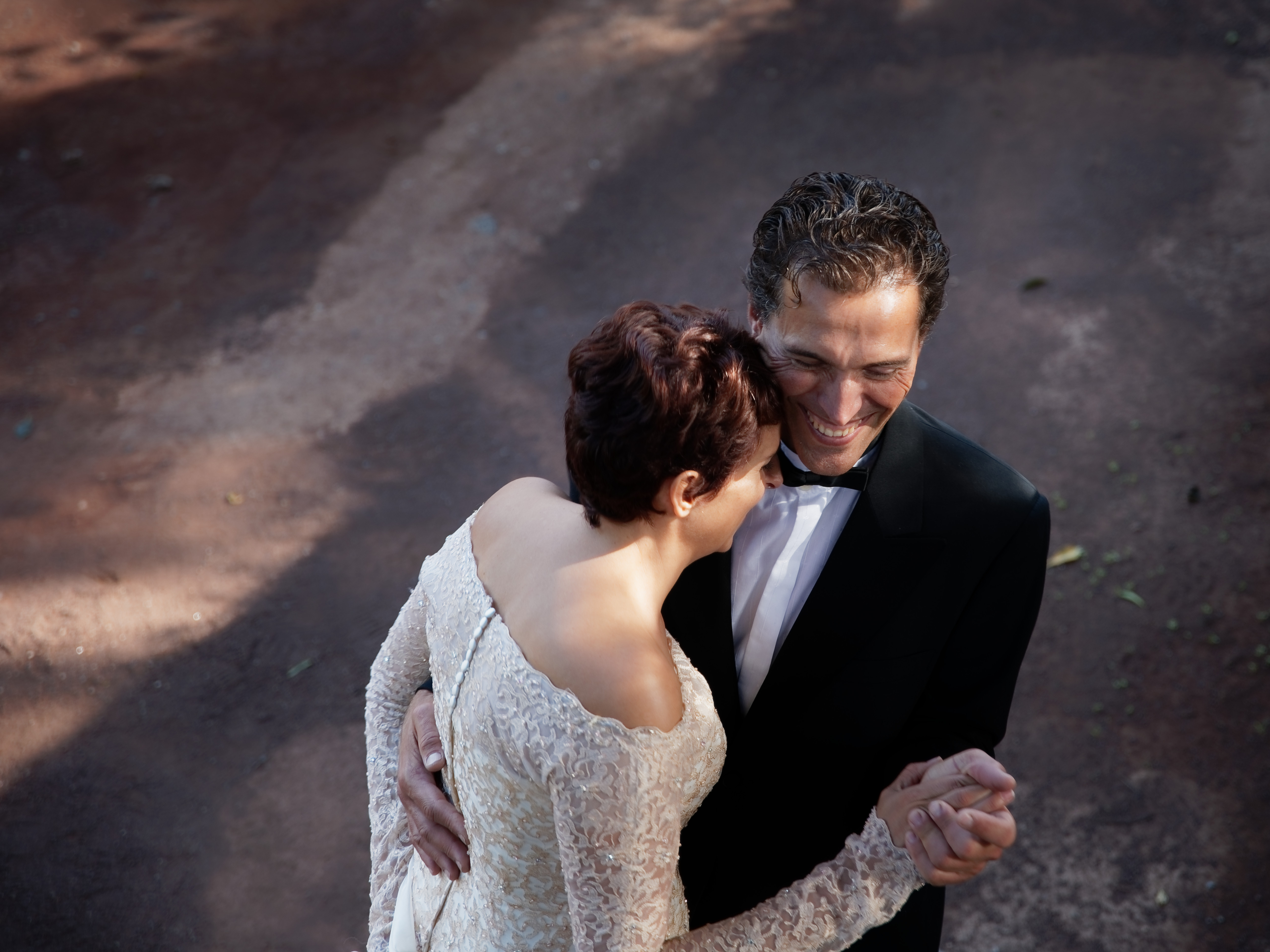 Wedding portrait: Dancing in Taoro