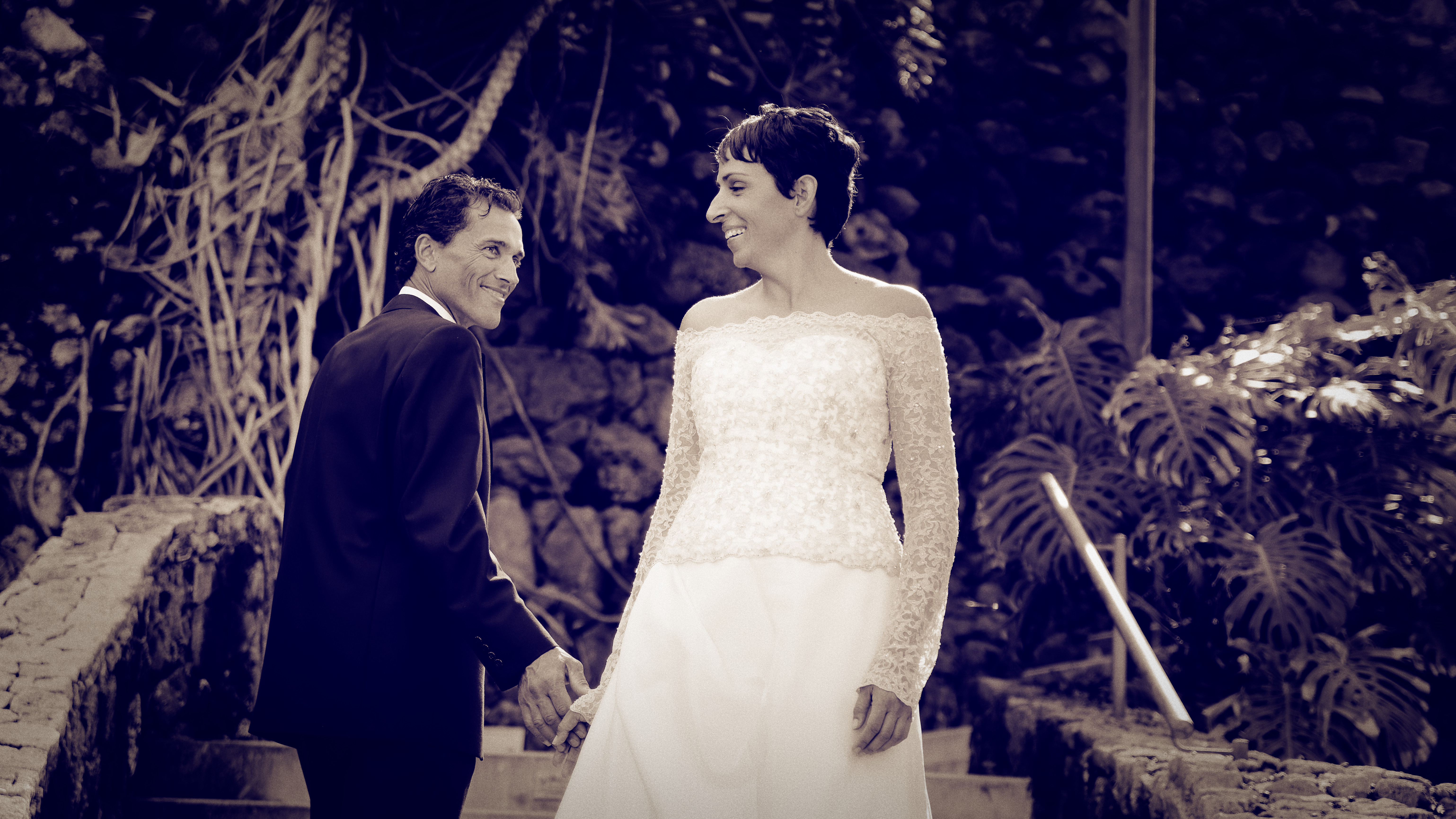 "First contact" - Wedding Portrait
