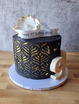 black and gold cake elegant cake with gold stenciling birthday cake chicago cake oak park cake