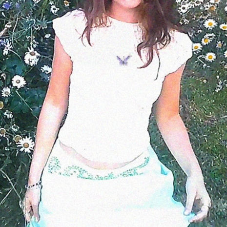 Dear Lily Explores Vulnerability in Her Third Single ‘Fragile’  