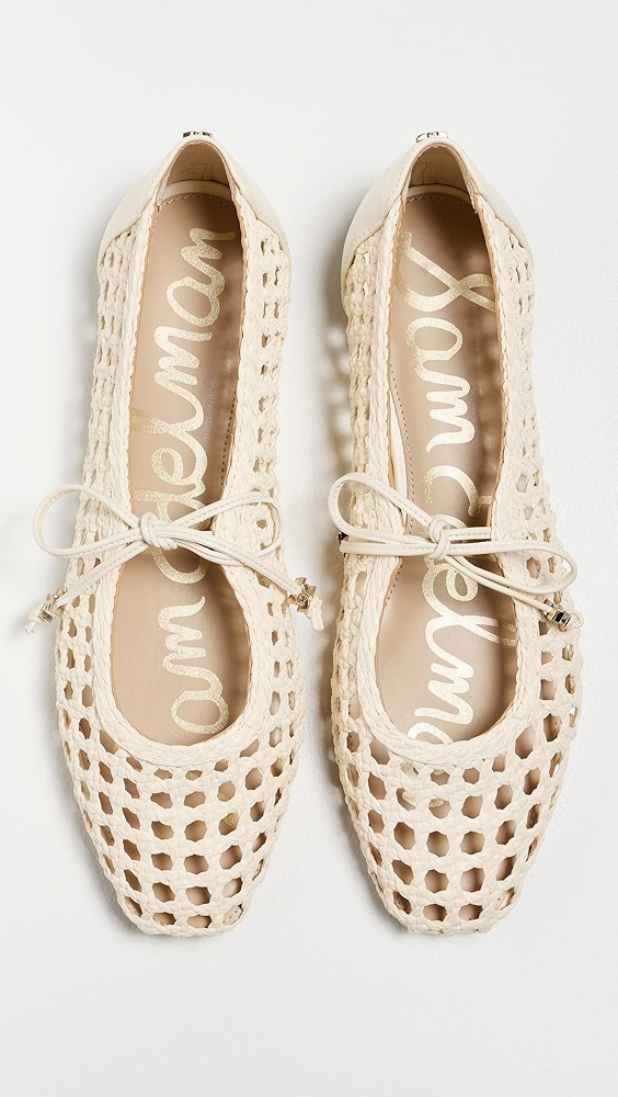 WOVEN FLATS