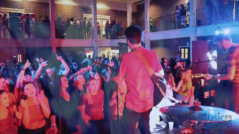PB College.gif