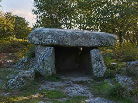 Cloteo: meditación en un dolmen de Ourense y conexión con la memoria ancestral de Galicia