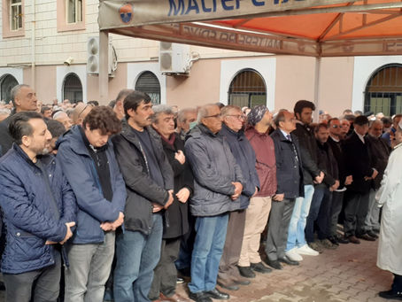 'Dünya barışı militanı', öğretmen Şefik Asan toprağa ekildi