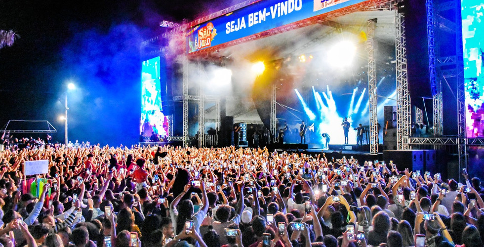 Plateia em show de Carnaval 2023 em Porto Seguro