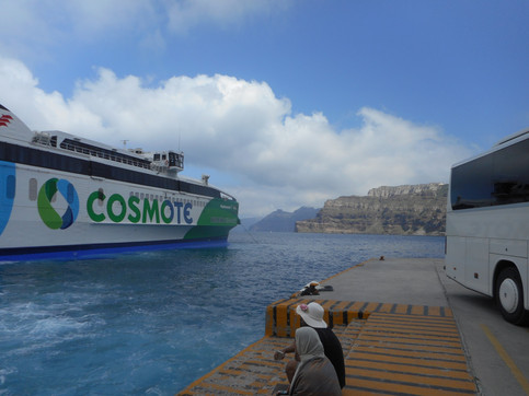 ferry pour aller à Santorin