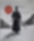 Samurai mit zwei Schwerter schaut auf einen roten Mond über einer Landschaft mit zwei kleinen Hügeln