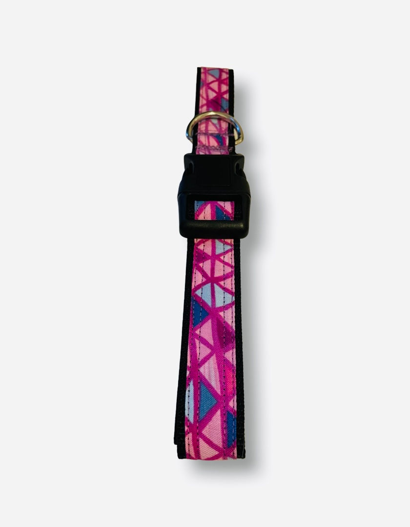 Thumbnail: Geometric pattern collar