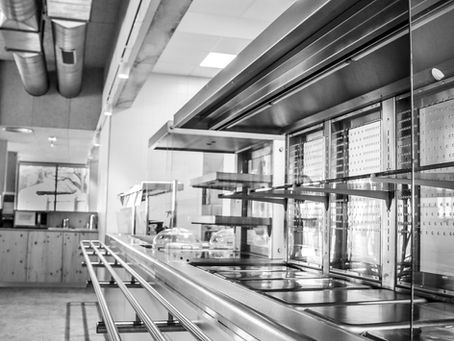 Cuisine professionnelle pour boucherie et charcuterie : quels équipements prévoir ?