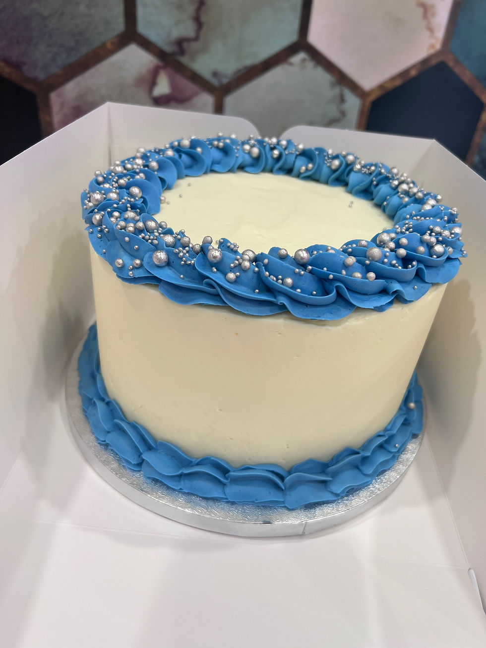 Thumbnail: Small Buttercream Cakes