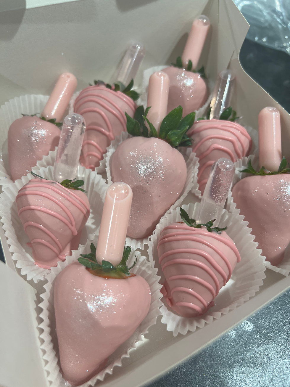 Thumbnail: Chocolate-dipped strawberries