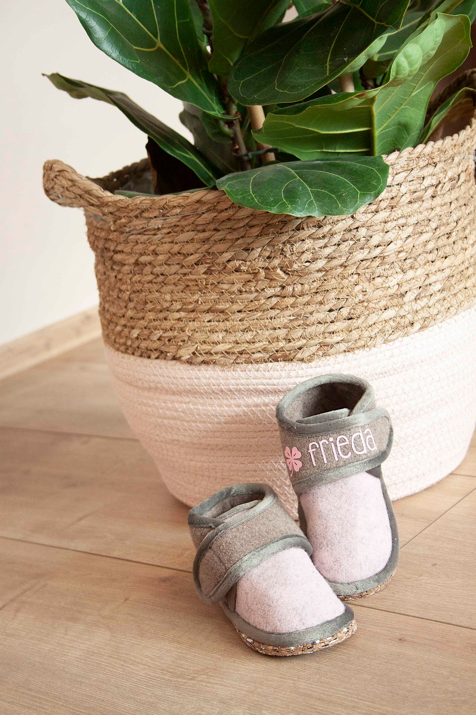 Miniaturbild: Adelheid Kinderschuh Panda Filzriegelschuh - Größe 25-30 - personalisiert