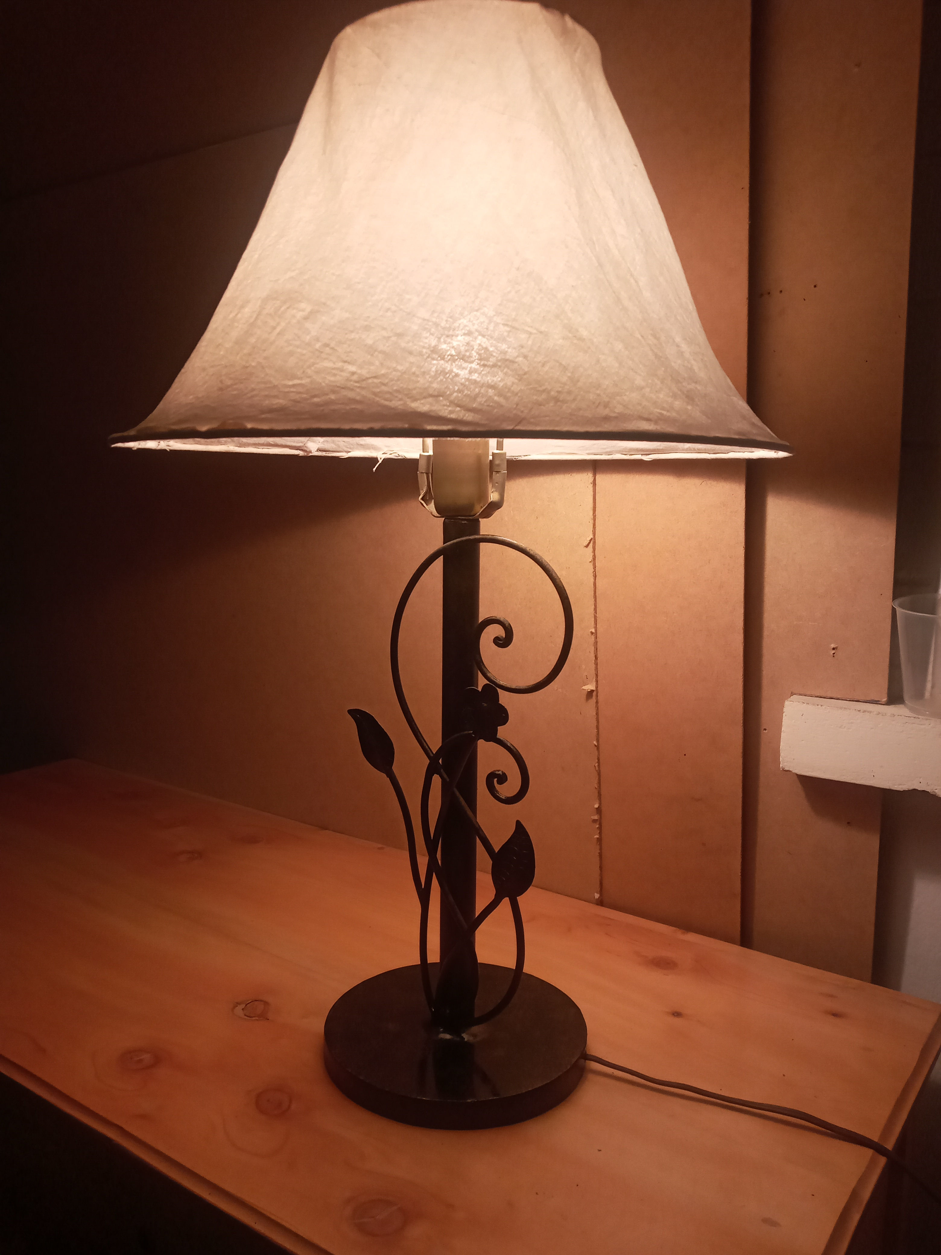 Lampara en Hierro para velador