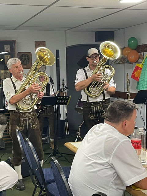 laederhose Band