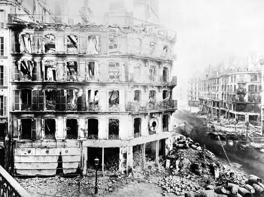 A destruição de Paris. 1870-1871. Fotógrafo francês