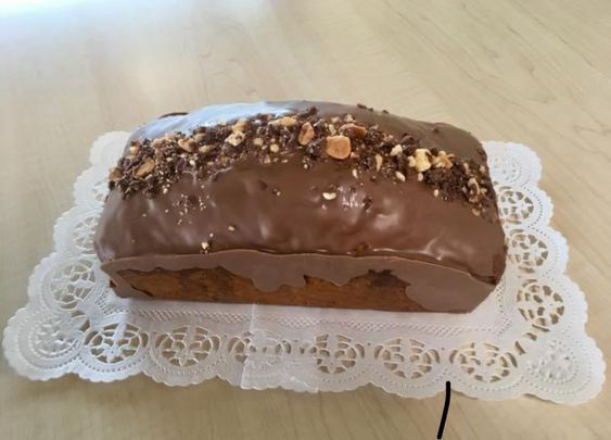 Cake au chocolat noir et noisettes