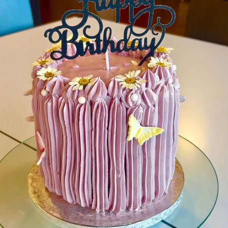 Gâteau d'anniversaire à la fraise