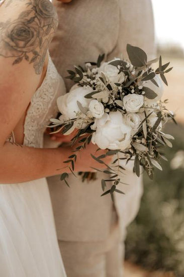 Detailaufnahme eines handgebundenen Brautstraußes von BlumenKnecht