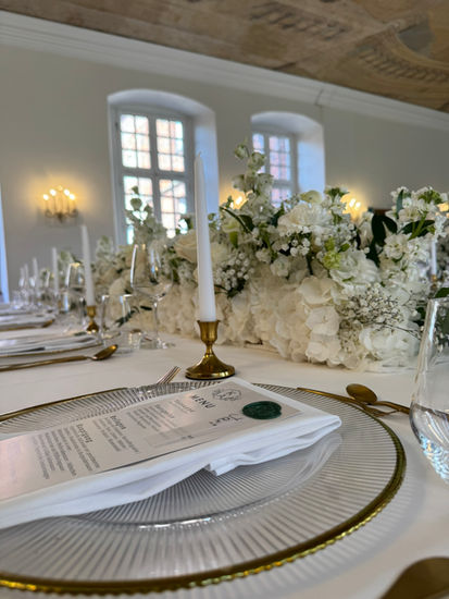 Individuelle Hochzeitsfloristik von BlumenKnecht mit klarer Linie und stilvoller Farbwelt