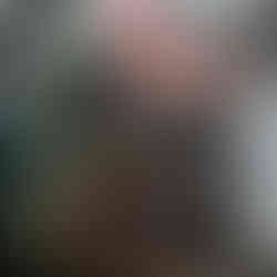 un gruppo di ragazzi indossano abiti vittoriani al festival di Charles Dickens a Deventer 