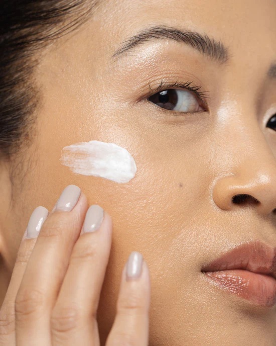 Age defying sale moisturizer