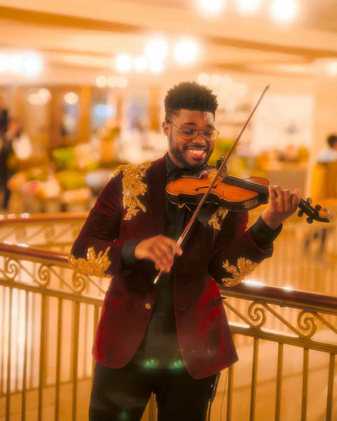 Dr. Edward W. Hardy performing at Grand Central, "Subway Series," Amolla photography, March 15, 2026.