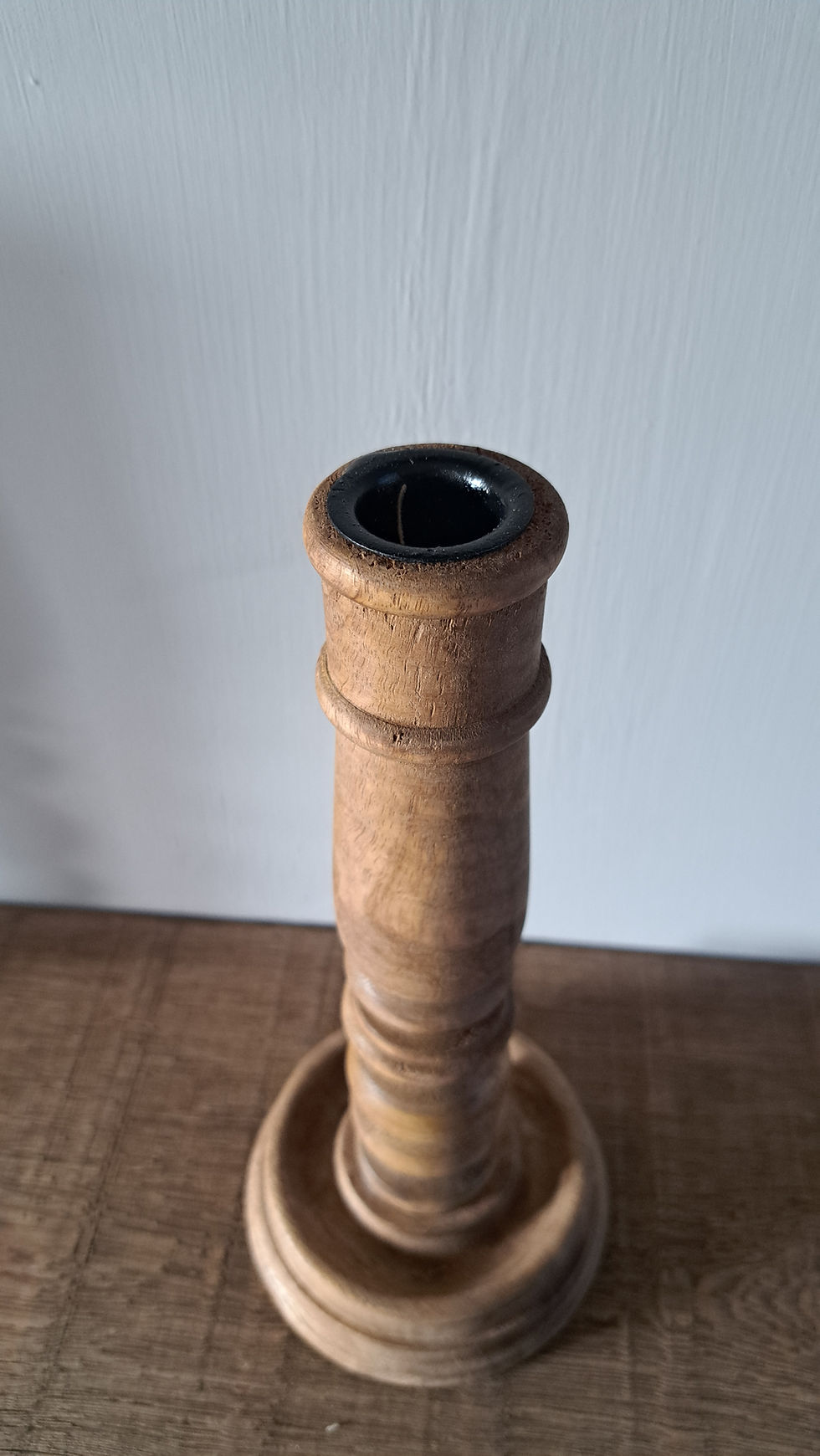 Thumbnail: Mooie landelijke houten kandelaar