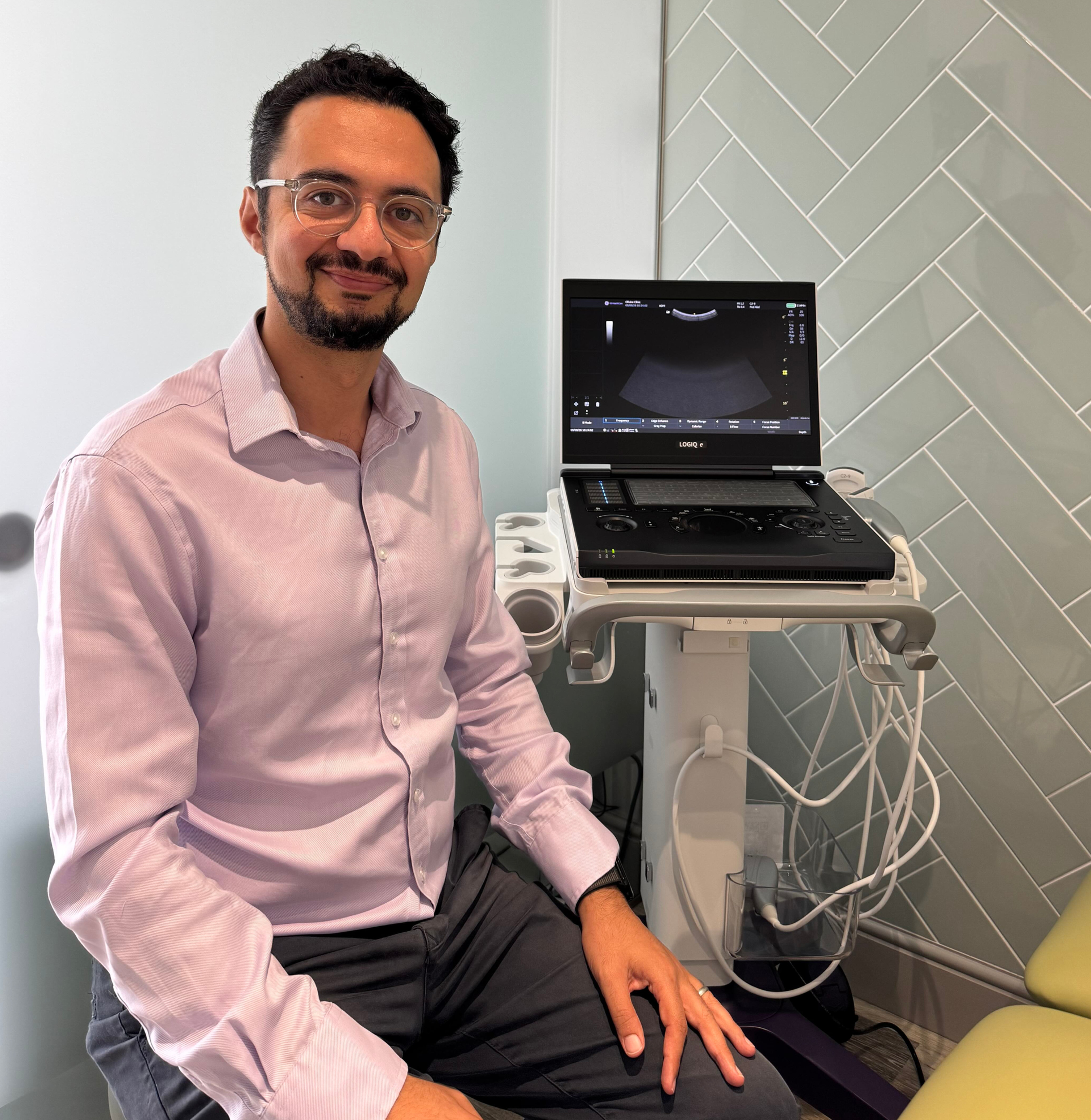 Dr Bordbar with the brand new Logiq e X ultrasound system.