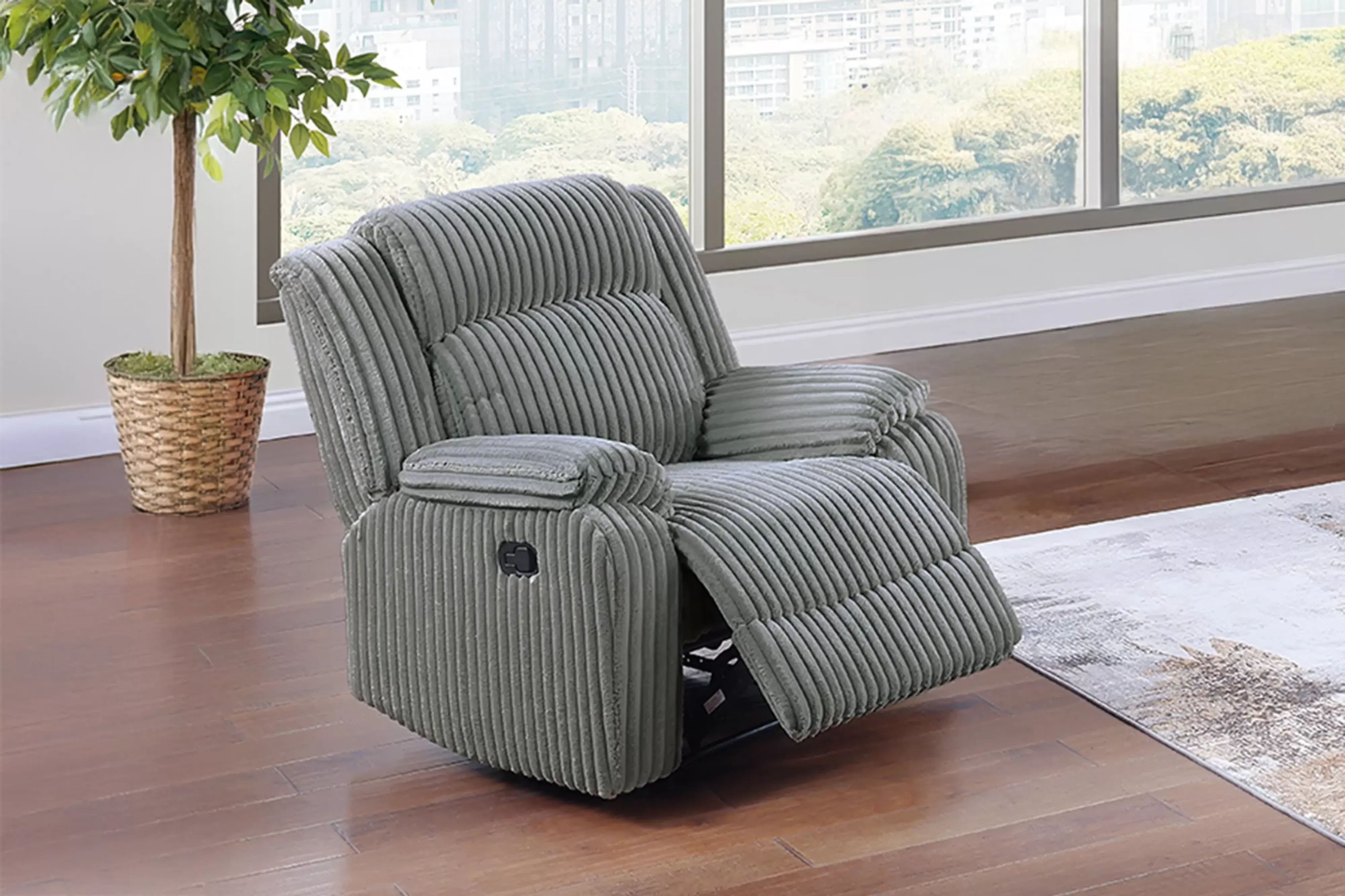 F8121 Recliner