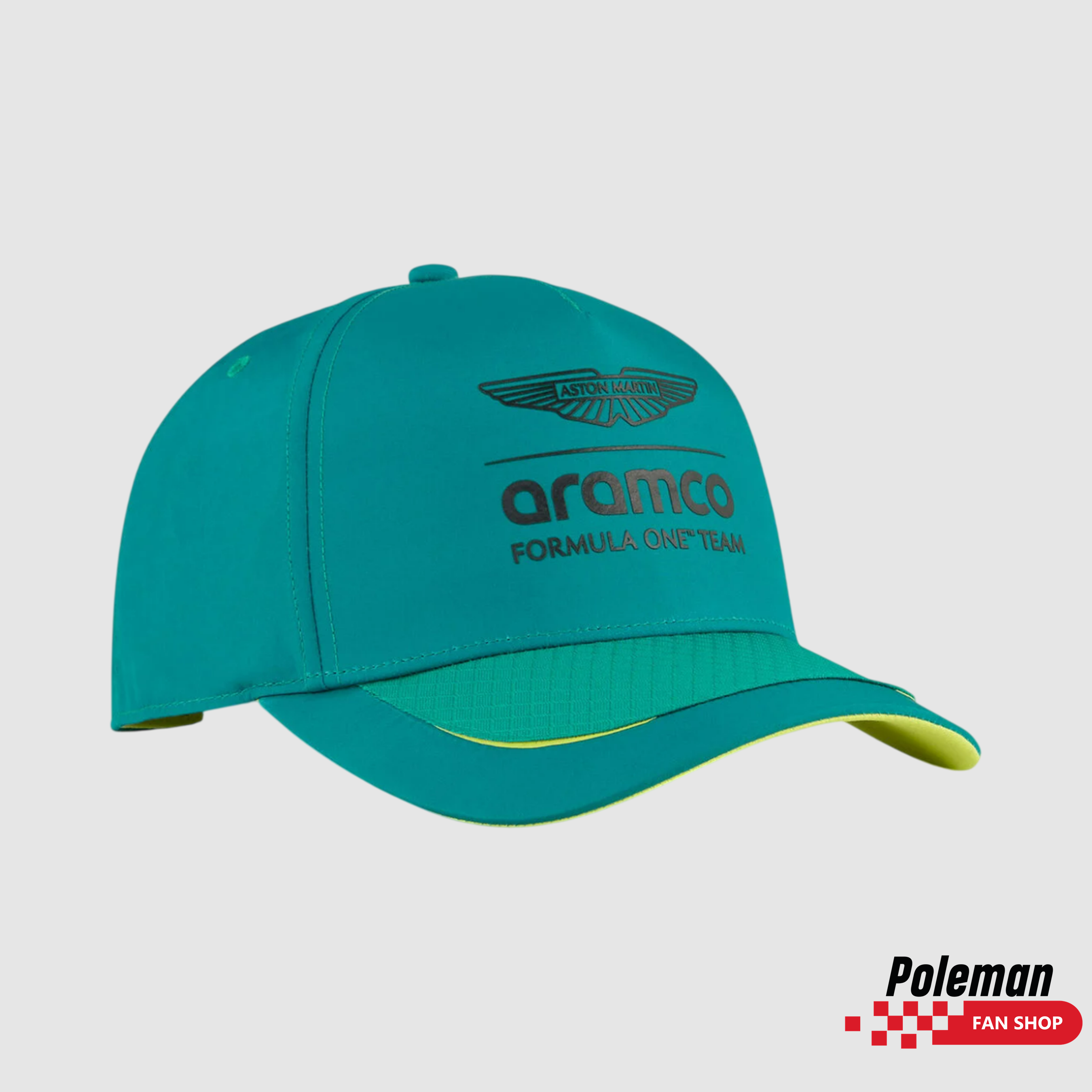 Vista frontal de la gorra Aston Martin 2026 verde con branding oficial del equipo