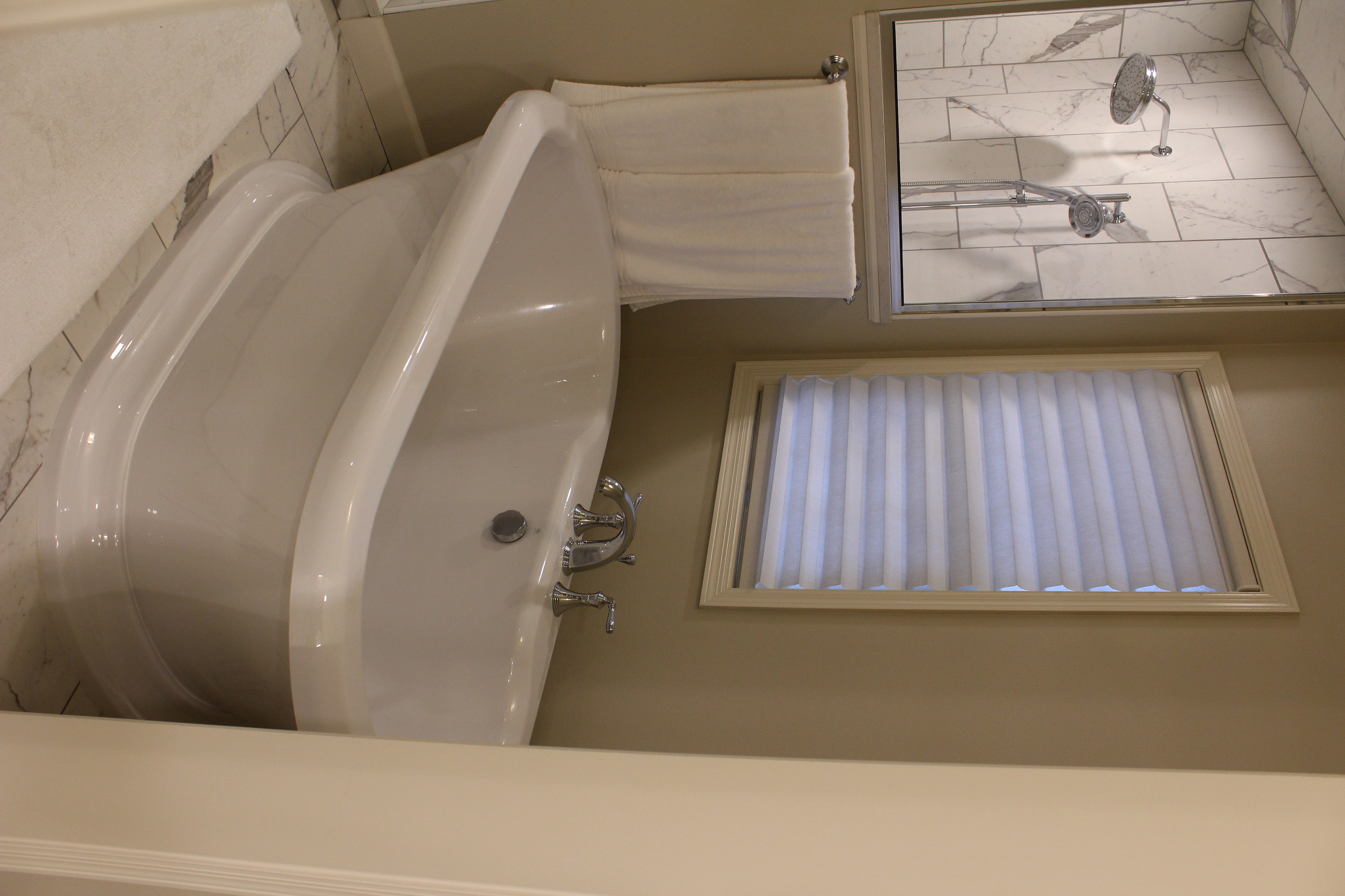 Soaking tub