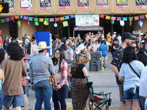 People enjoying Fiesta del Río 