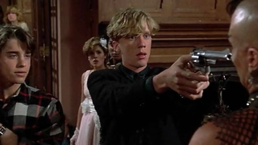 Anthony Micheal Hall (Gary) and Ilan Mitchell-Smith (Wyatt), the nerds/unpopular teenagers in Weird Science by John Hughes, in gym class getting humiliated.