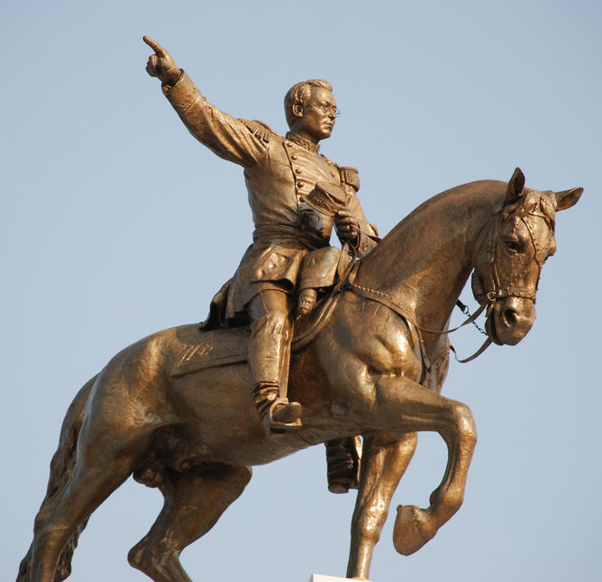Statue of General Ignacio Zaragoza on horseback, commemorating the Mexican victory at the Battle of Puebla on May 5, 1862.