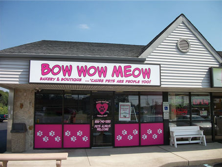 7 Attention Grabbing Door Sign Ideas to Bring Customers In