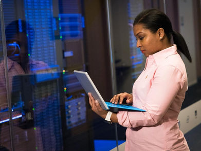 Curso gratuito quer capacitar 3 mil mulheres em tecnologia